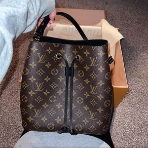 Louis Vuitton Neonoe MM bag (AUTHENTIC)